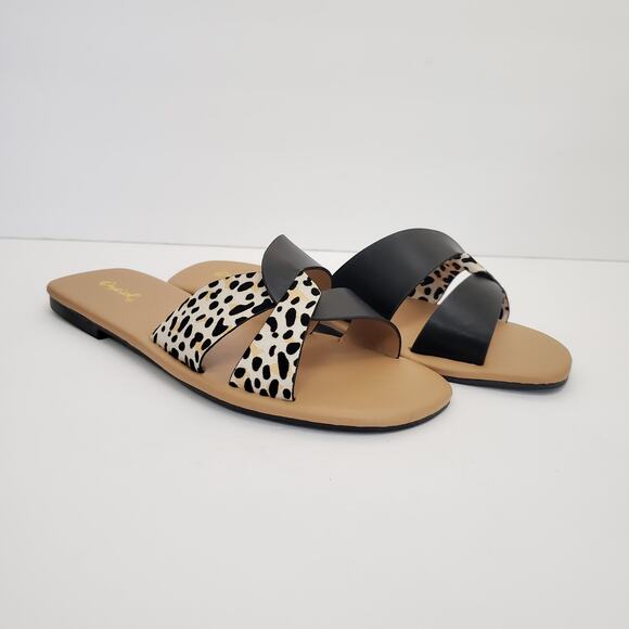 Qupid Womens Slip-On Black Animal Print Flat Two-Tone Sandals - Picture 8 of 8